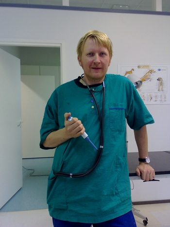 El&auml;inl&auml;&auml;k&auml;ri Tuomo Waltari